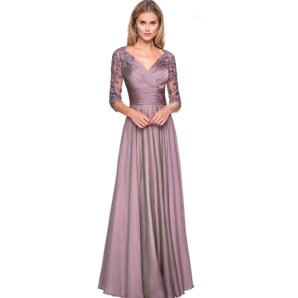 La Femme Sheer Lace Quarter Sleeves Empire Waist Chiffon Gown Size 10